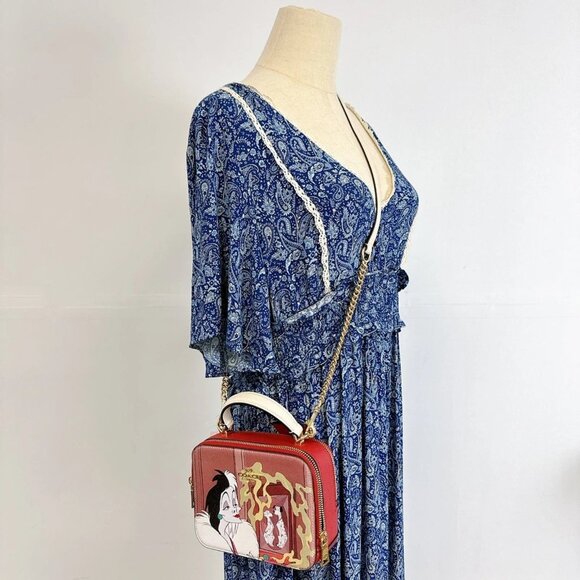 Coach CC377 Disney X Coach Box Crossbody With Cruella Motif IM/Red Apple Multi - Picture 1 of 8